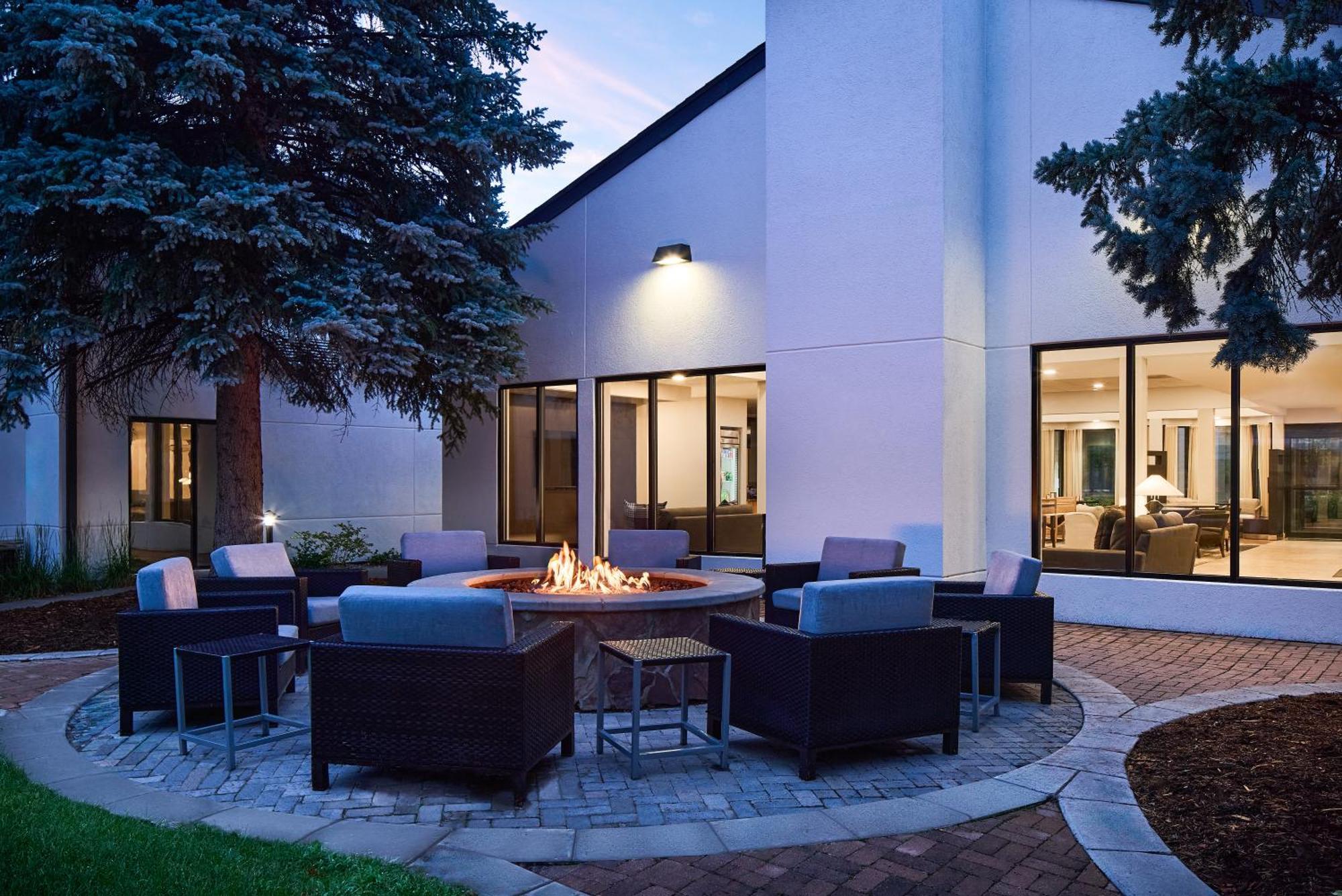 Courtyard By Marriott Fort Collins Esterno foto