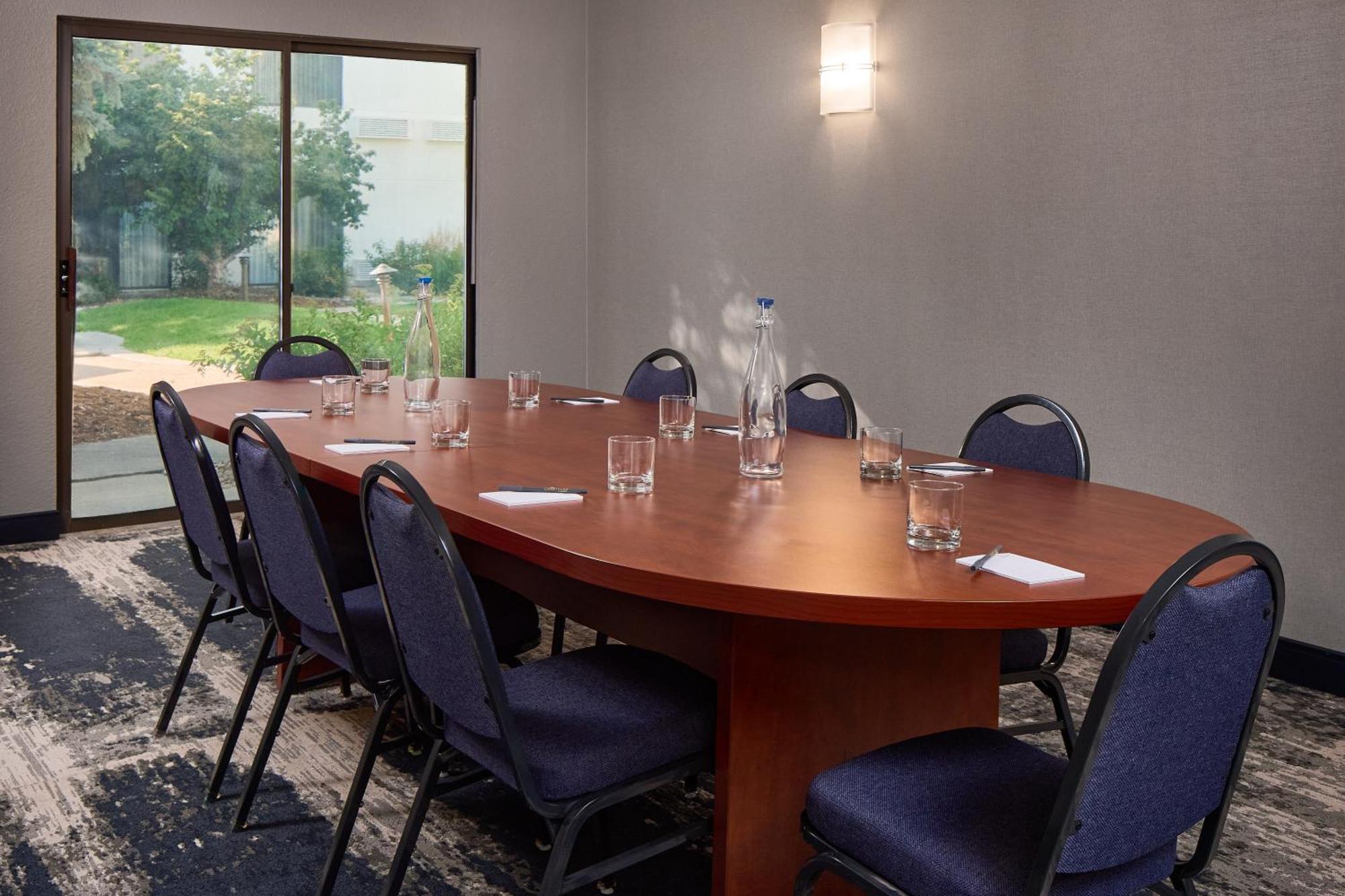 Courtyard By Marriott Fort Collins Esterno foto