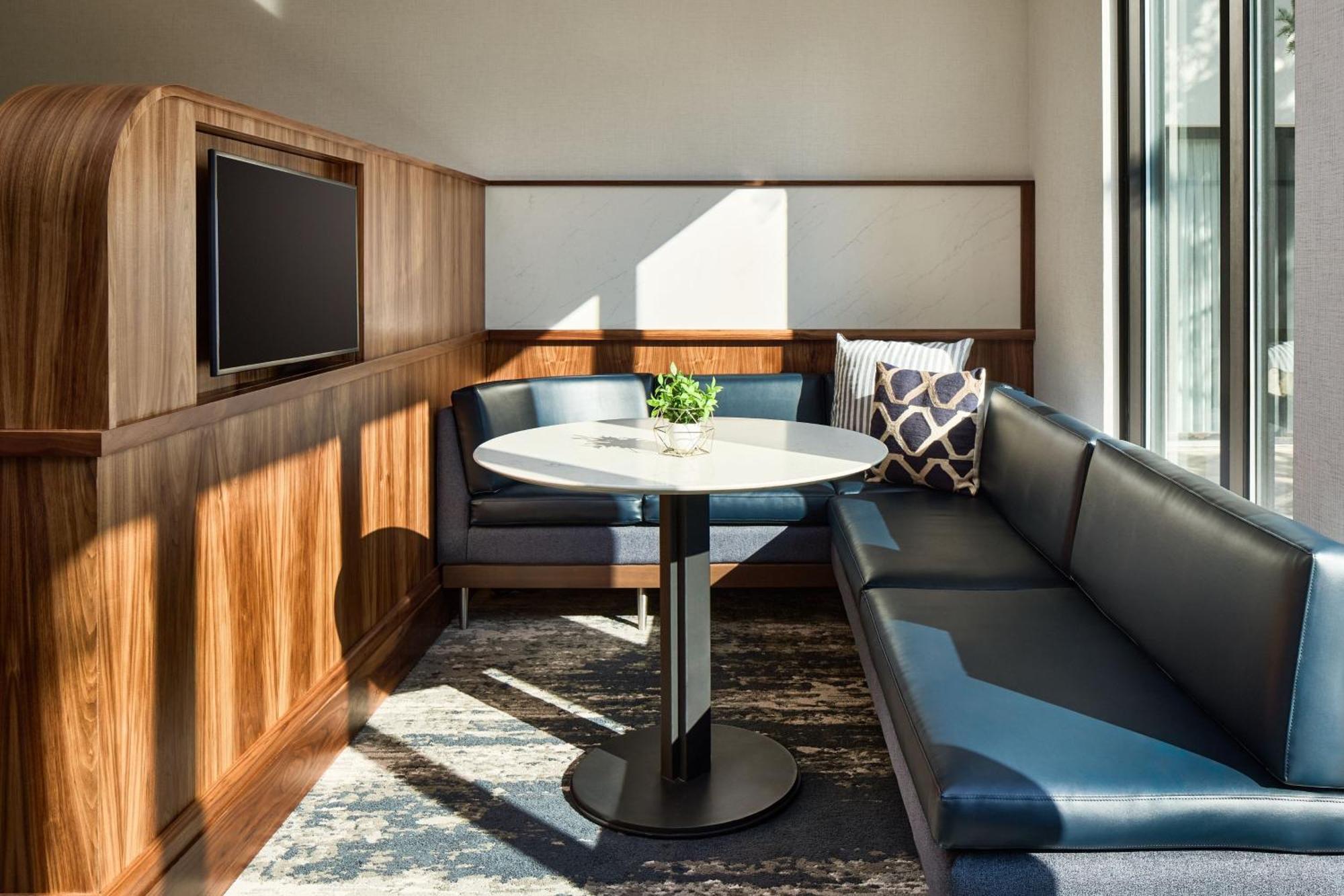 Courtyard By Marriott Fort Collins Esterno foto